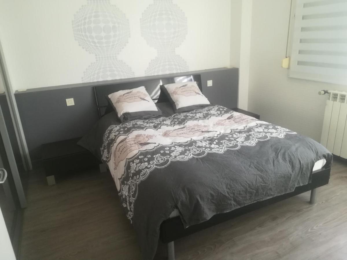 Logement De Plein Pied A Mirecourt Εξωτερικό φωτογραφία